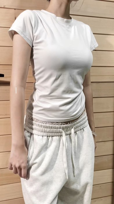 #เสื้อ#เสื้อเข้ารูป#เสื้อพี่สาวจีน#เสื้อผ้าแฟชั่น#แต่งตัว#แฟชั่น#เสื้อยืด#เสื้อคอกลม #เสื้อผ้าเกาหลี#ชุดไปสนามบิน#ชุดไปออกกำลังกาย#ชุดไปคาเฟ่