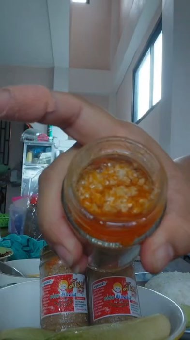 Mì cua ngon ngon như thế này, chắc phải có sẵn ở nhà rồi 🤤🦀 Múc trộn với cơm nóng thì cực kỳ thỏa thích. Ăn say đến nỗi hết hũ mà không nhận ra! 😋 Đối với fan mì cua đừng bỏ lỡ, nhấn đặt hàng ngay thử nhé 💕 #