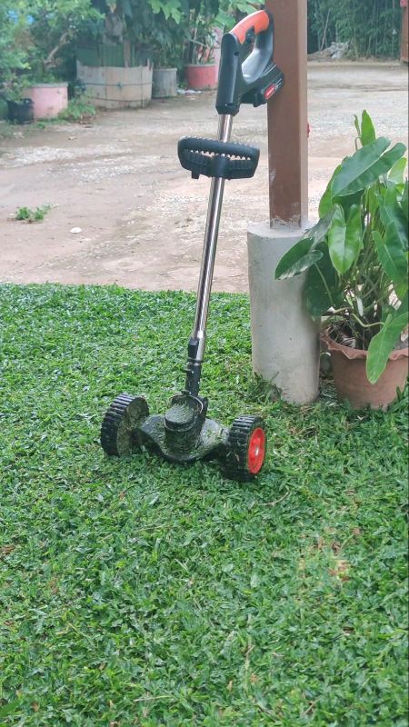 #máy cắt cỏ #máy cắt cỏ điện #máy cắt cỏ không dây #máy cắt cỏ pin #máy cắt cỏ điện không dây #cắt cỏ #công việc vườn #người làm vườn #ông nội trợ #trang trí vườn